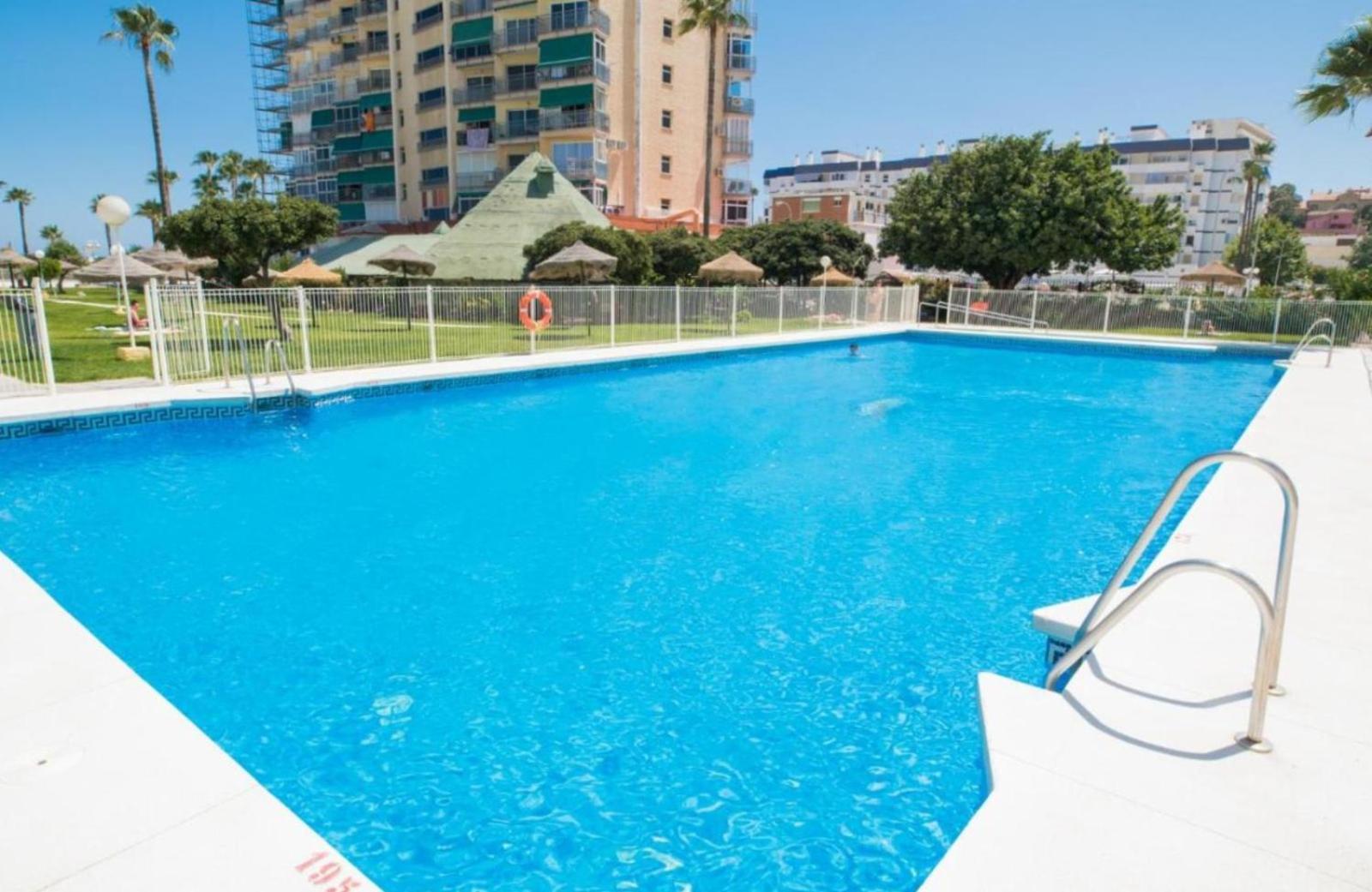 Estudio Recien Reformado En Primera Linea De Playa Apartment Benalmádena Exterior foto